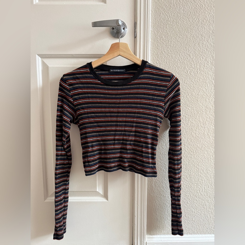striped cropped long sleeve top